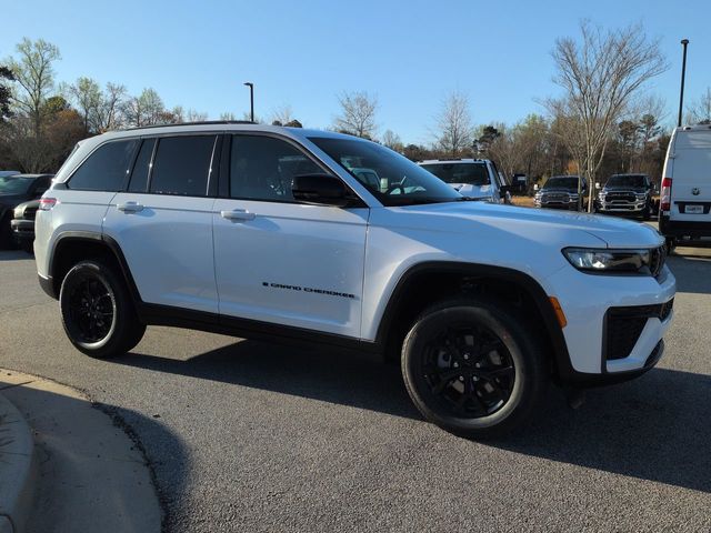 2026 Jeep Grand Cherokee Laredo