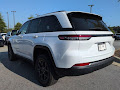 2027 Jeep Grand Cherokee Laredo Altitude