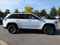 2027 Jeep Grand Cherokee Laredo Altitude